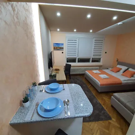 Apartament Dodolu *